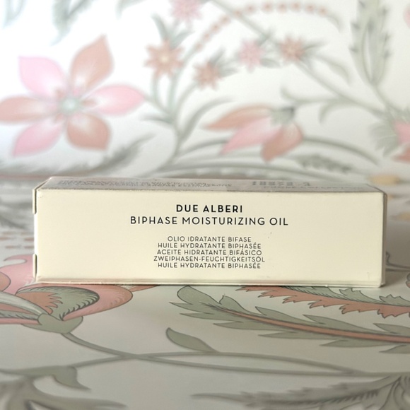 5 for $15 🦋 FORTUNA SKIN | Biphase Moisturizing Oil - Picture 3 of 4